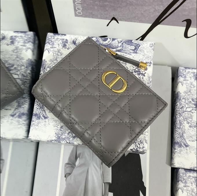 2025228Y 220P182144783